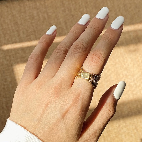 18K Gold Herringbone Snake Chain Cross Ring - Picture 9 of 9